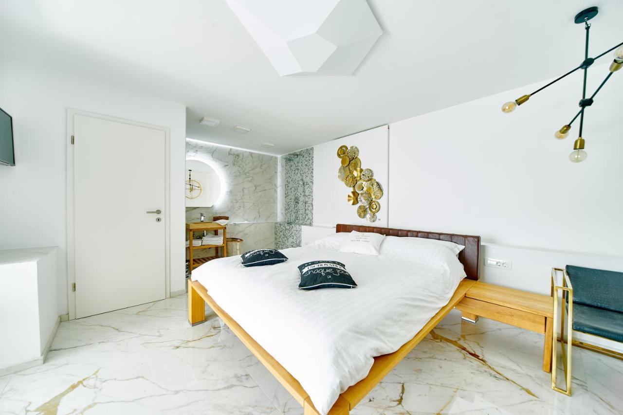 Gallery Luxury Suites & Rooms سبليت المظهر الخارجي الصورة